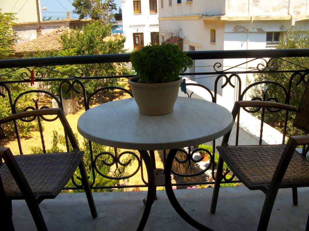 Jasmine'S Guest House Karlovassi Habitación foto