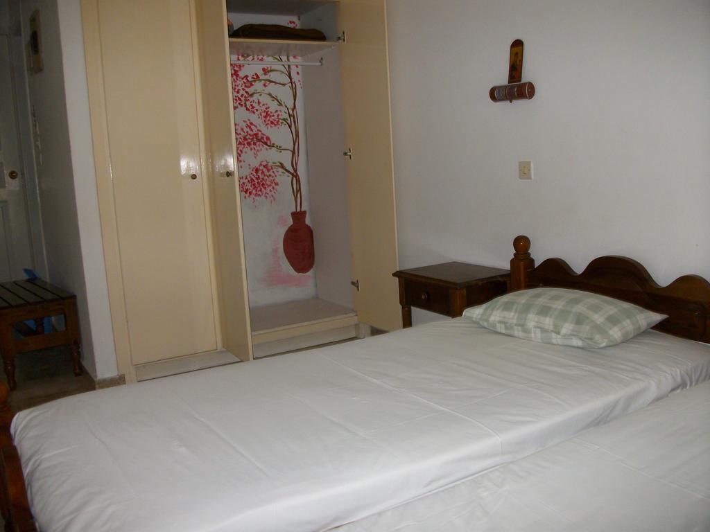 Jasmine'S Guest House Karlovassi Habitación foto